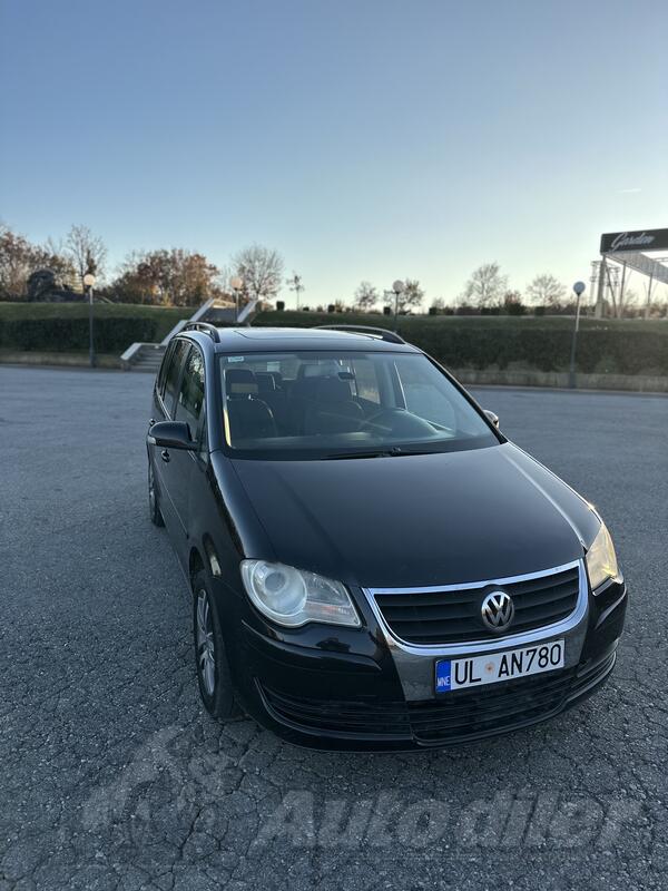 Volkswagen - Touran - 2.0 TDI
