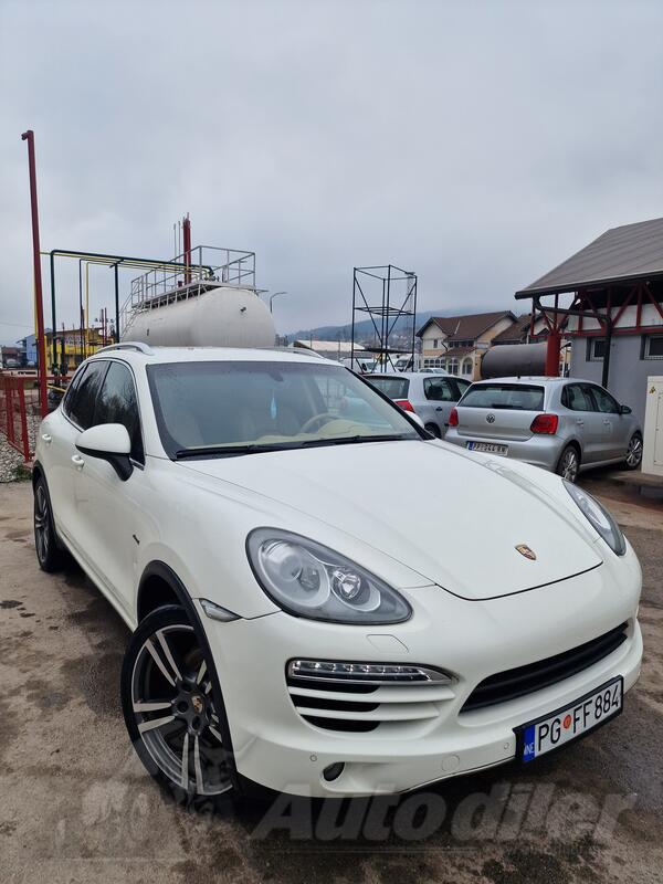 Porsche - Cayenne - 3.0 V6