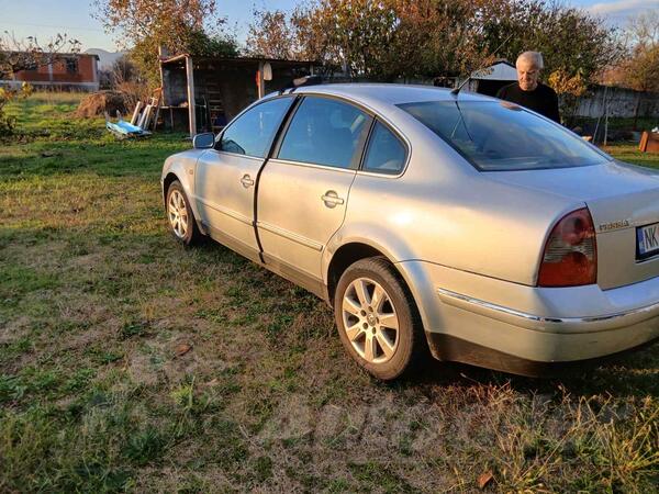 Volkswagen - Passat - 1.9 TDI DI CRVENO