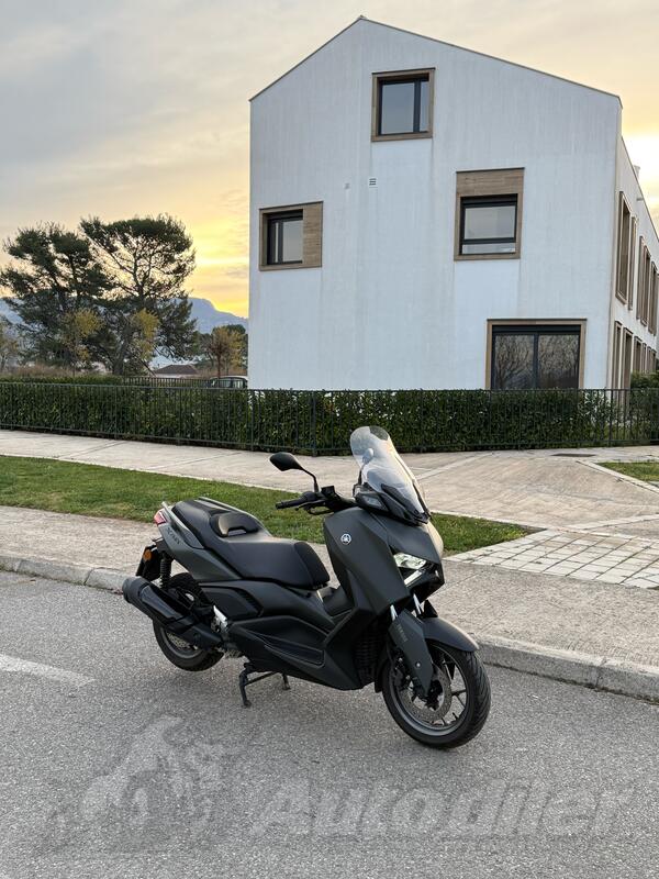 Yamaha - xmax