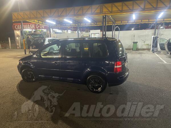 Volkswagen - Touran - 2.0 tdi