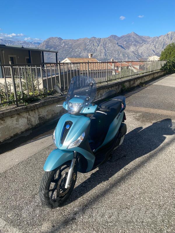 Piaggio - medley 200