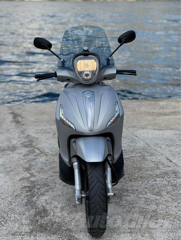 Piaggio - beverly