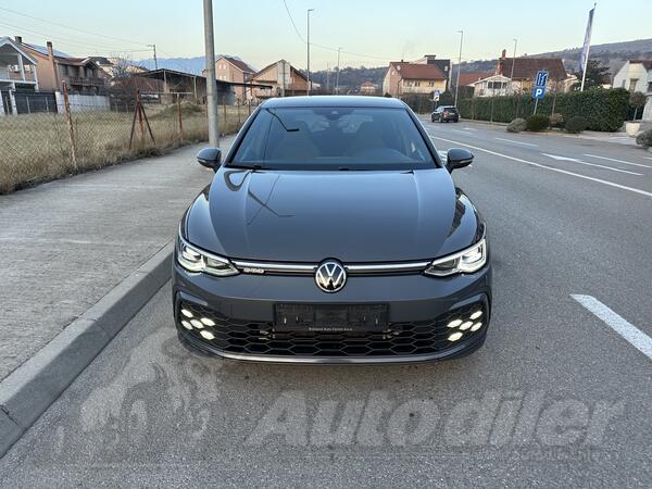 Volkswagen - Golf 8 - 2.0 TDI