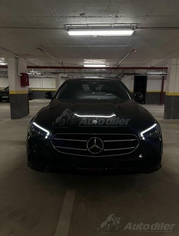 Mercedes Benz - E 220 - 220