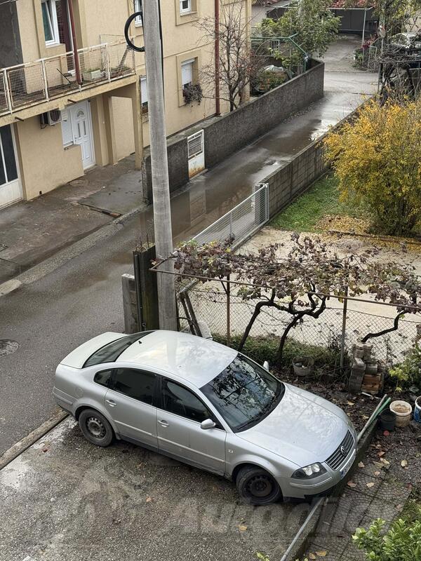 Volkswagen - Passat - 2.5