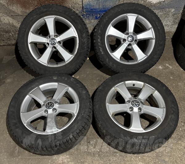 Fabričke felne i Pirelli gume