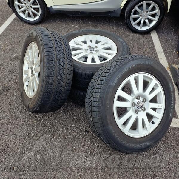 Fabričke felne i PirelliScorpion gume