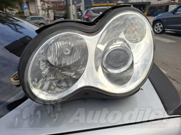 Oba fara za Mercedes Benz - C 55 AMG    - 2007