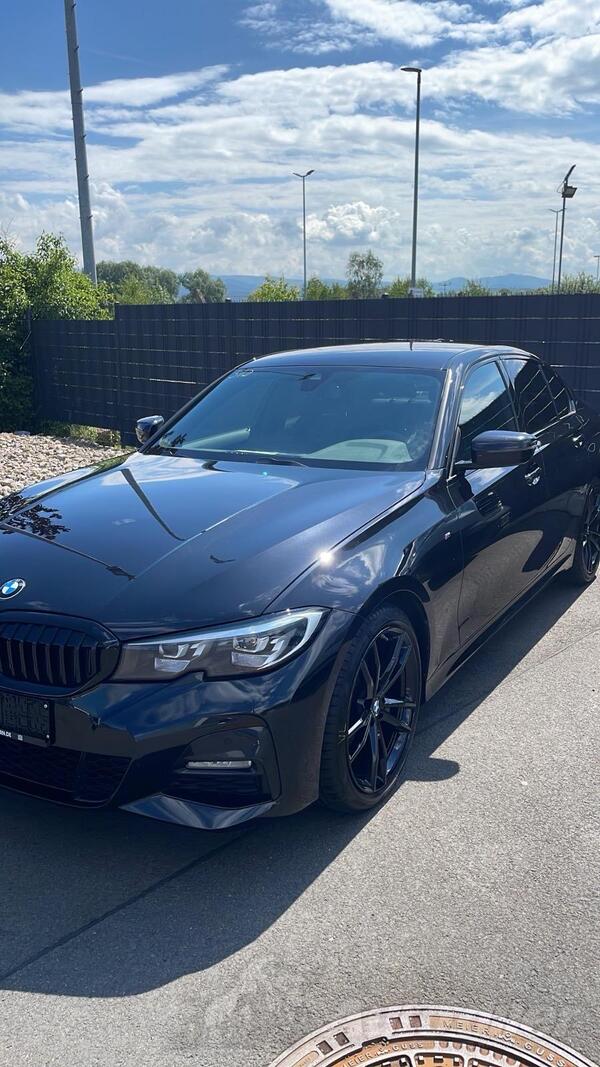 BMW - 320 - Xdrive M sport Black Edition