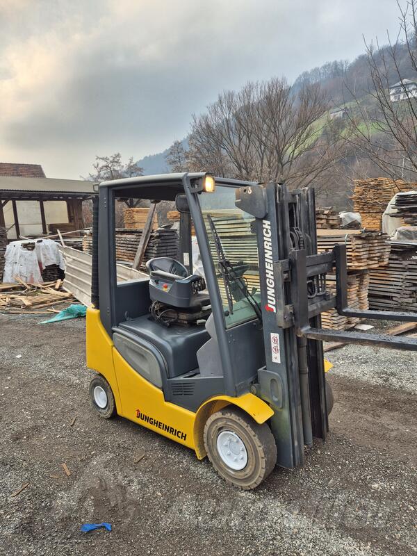 Jungheinrich - D20 DIZEL 2012