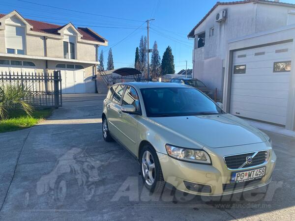 Volvo - V50 - 2.4 benzin