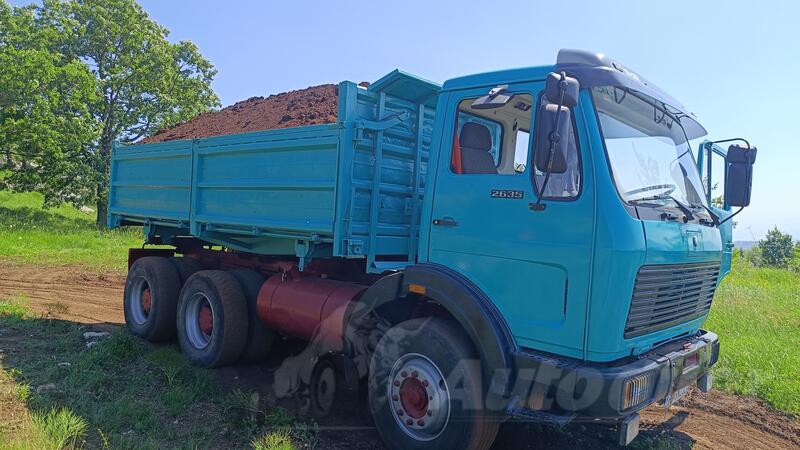 Mercedes Benz - 2232