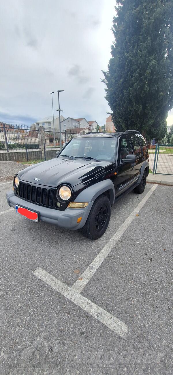 Jeep - Liberty - 2.8 crd