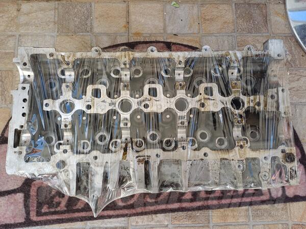 Glava motora za Peugeot - 3008    - 2017