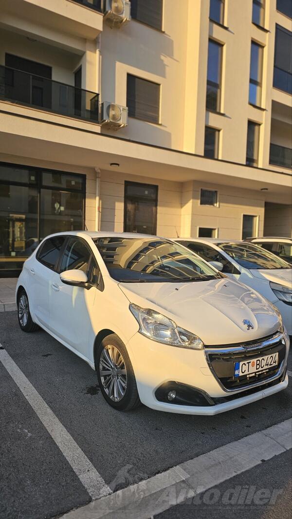 Peugeot - 208 - 1.6 HDI BLUE