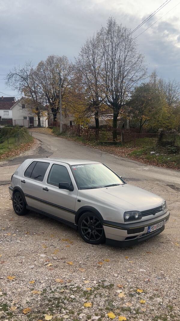 Volkswagen - Golf 3