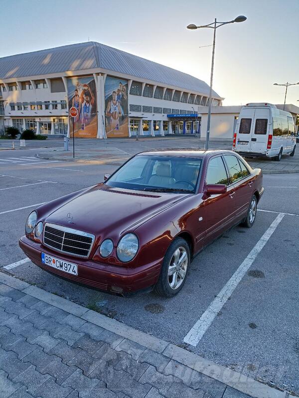 Mercedes Benz - E 220 - CDI