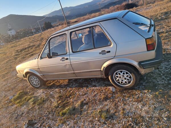 Volkswagen - Golf 2 - 1.6 benzin