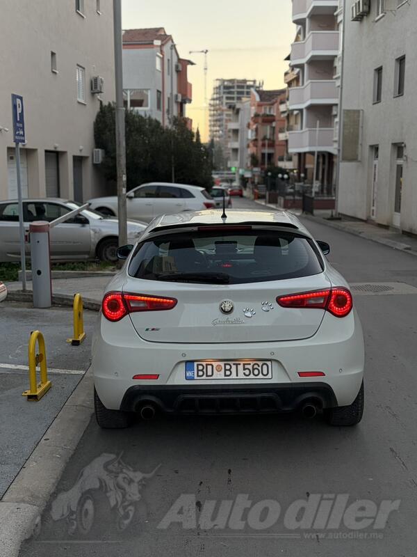 Alfa Romeo - Giulietta - 2.0jtdm