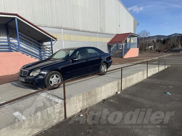Mercedes Benz - C 200 - 2.2 cdi