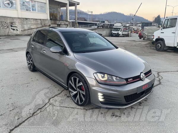 Volkswagen - Golf GTI - 2.0 tsi