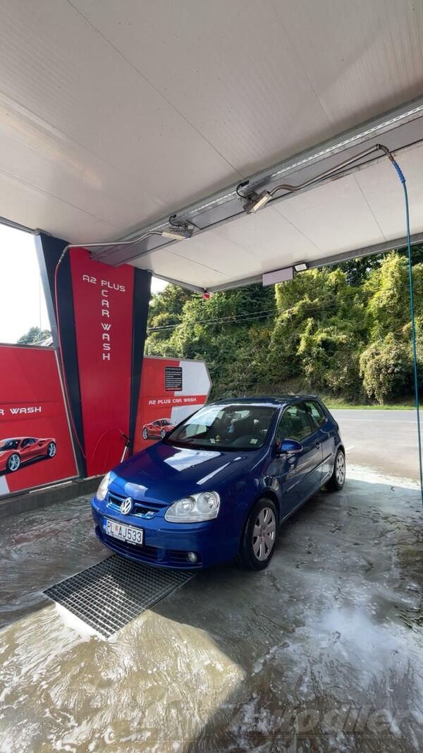 Volkswagen - Golf 5 - 2.0