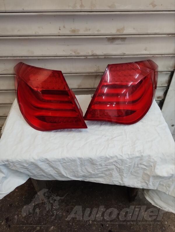 Oba stop svjetla za BMW - 730    - 2011