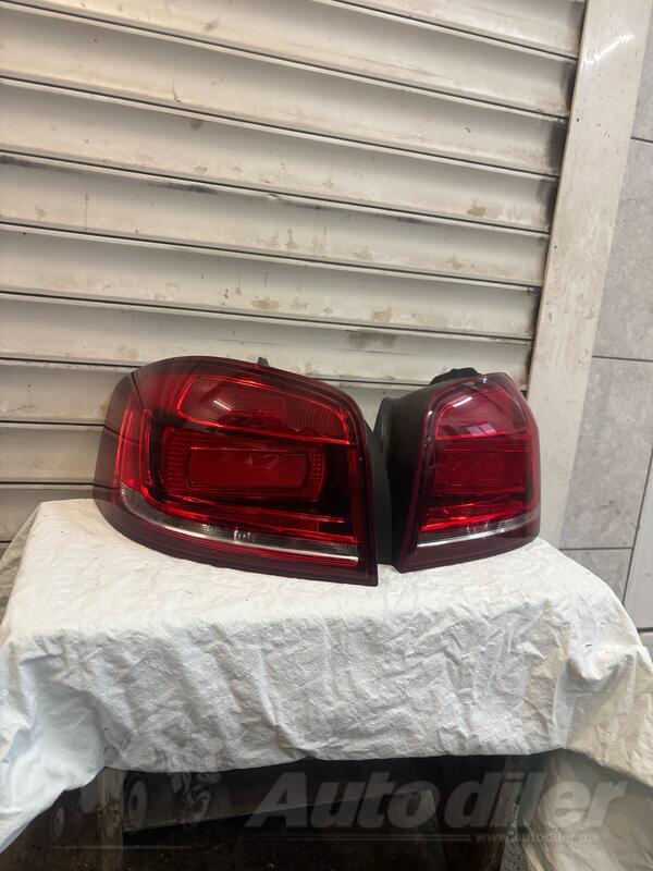 Oba stop svjetla za Audi - A3    - 2010, 2011