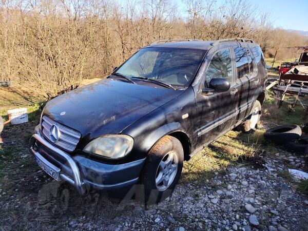 Mercedes Benz - ML 320 - 320