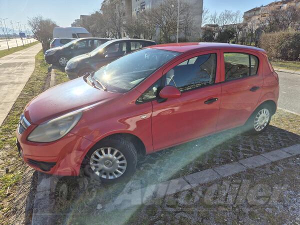 Opel - Corsa - Corsa 5 DR Essentia
