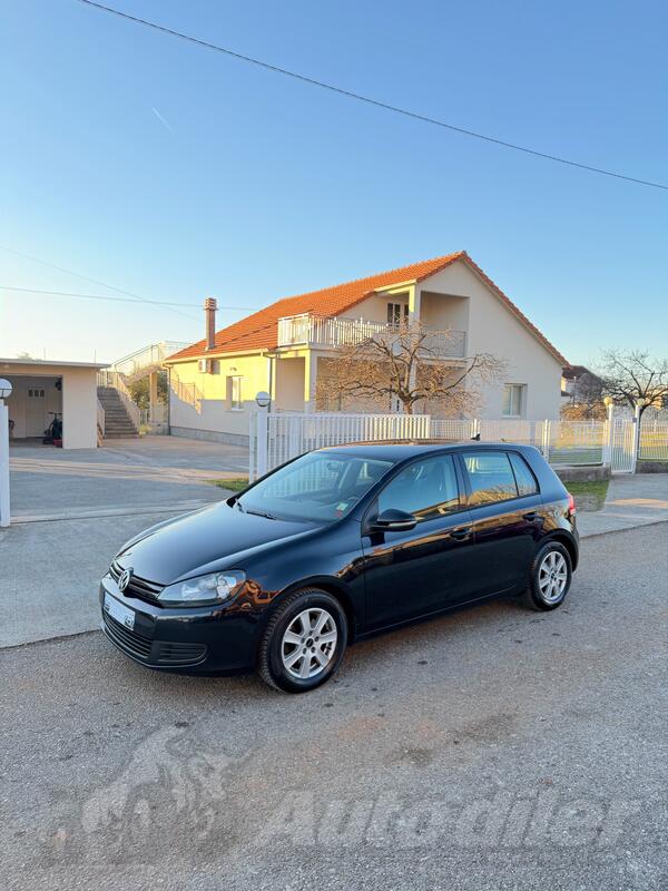 Volkswagen - Golf 6 - 1.6 TDI TRENDLINE BLUEMOTION