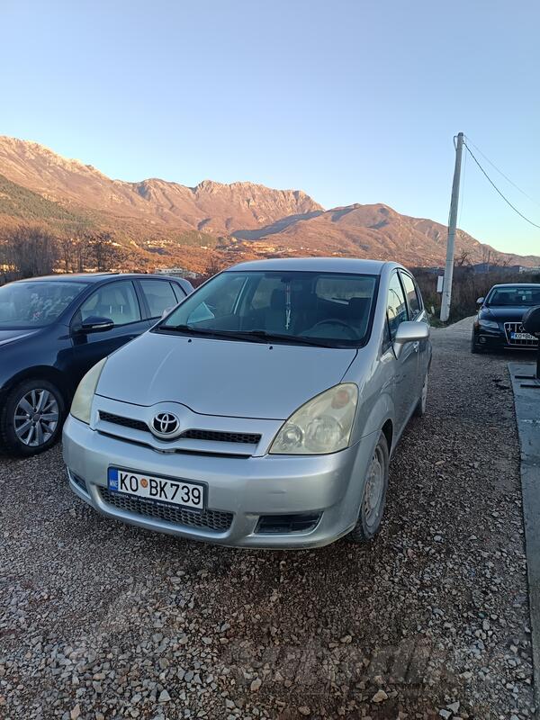 Toyota - Corolla Verso - 2.0
