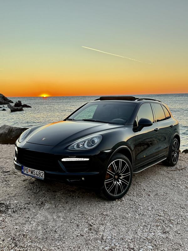 Porsche - Cayenne - GTS