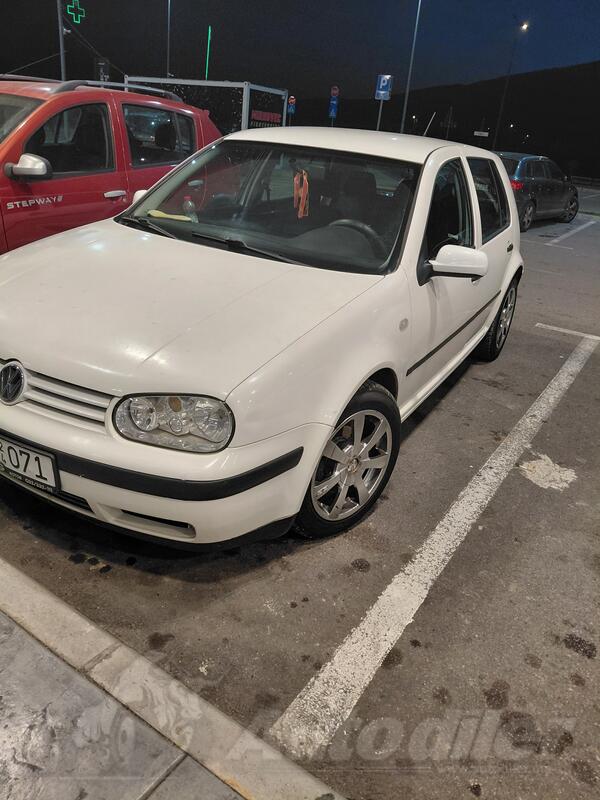 Volkswagen - Golf 4 - 1.6 SR