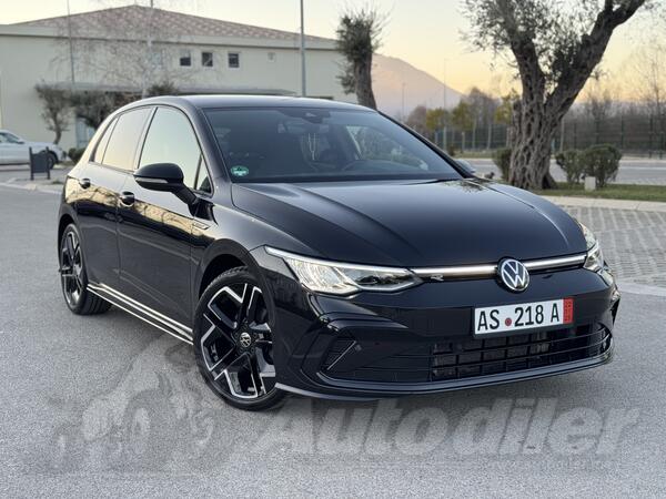 Volkswagen - Golf 8 - 2.0tdi R-line