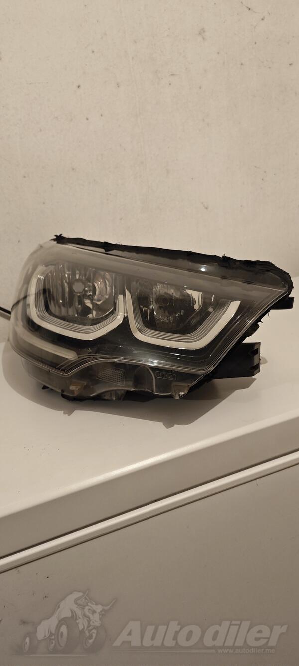 Desni far za Citroen - C4    - 2017