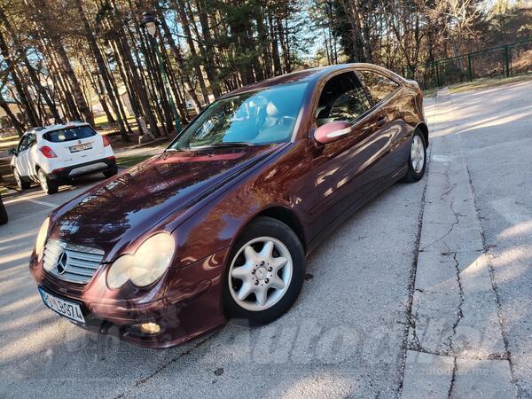 Mercedes Benz - C 220 - W203