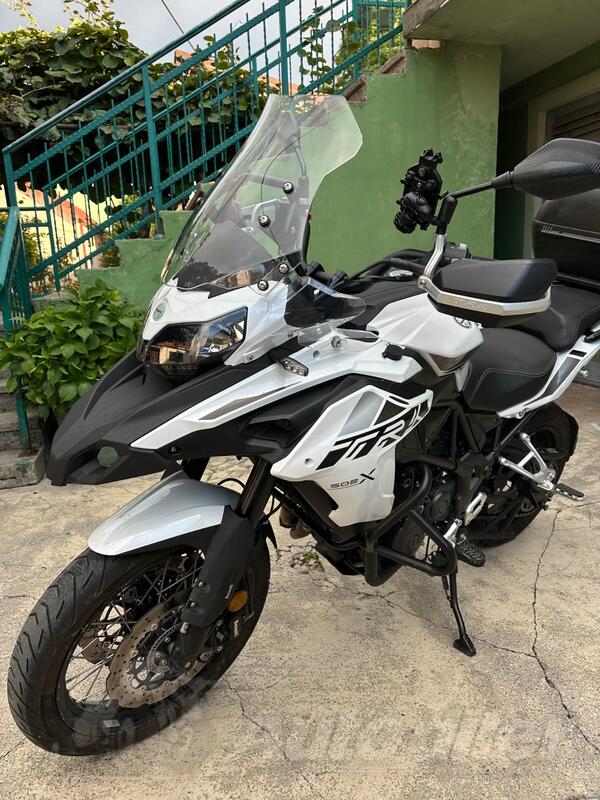 Benelli - TRK 502 X