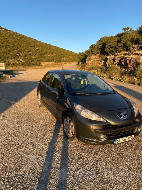 Peugeot - 207 - 1.6 HDI