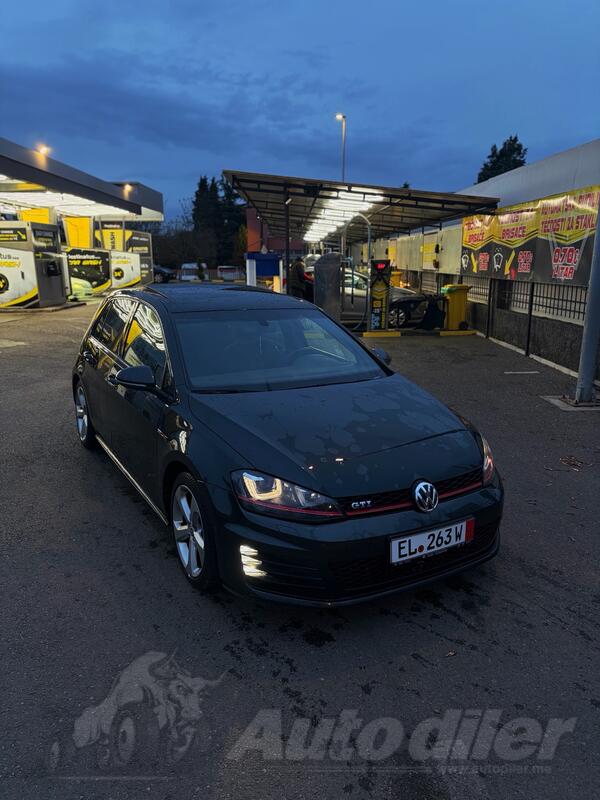 Volkswagen - Golf GTI - 2.0tsi