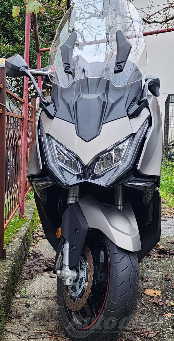 Kymco - AG 550 PREMIUM