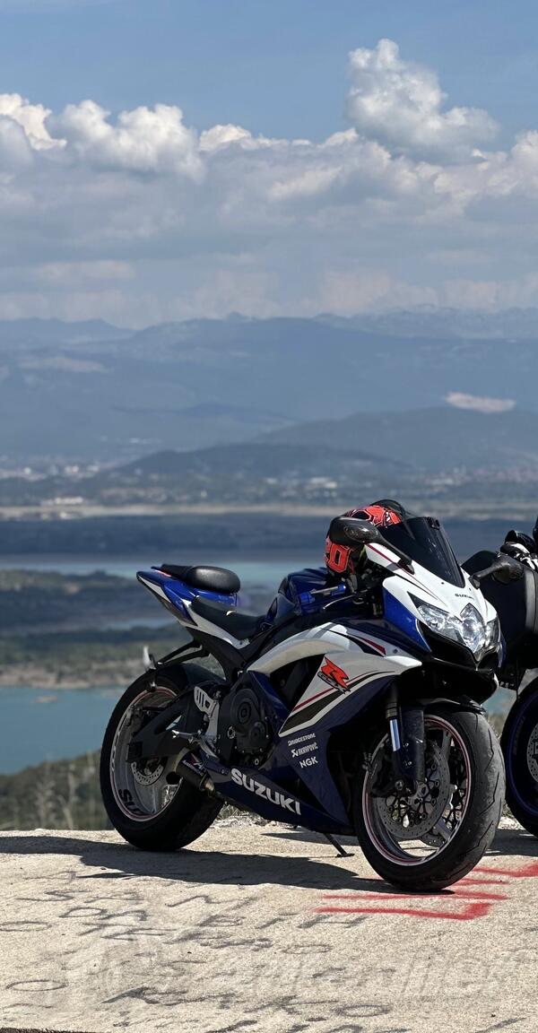 Suzuki - GSXR 600