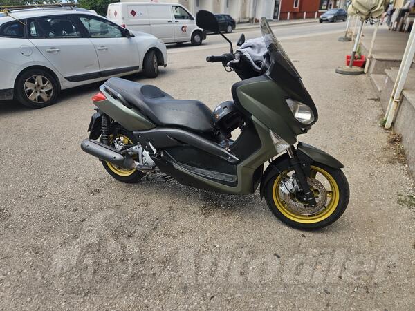 Yamaha - xmax