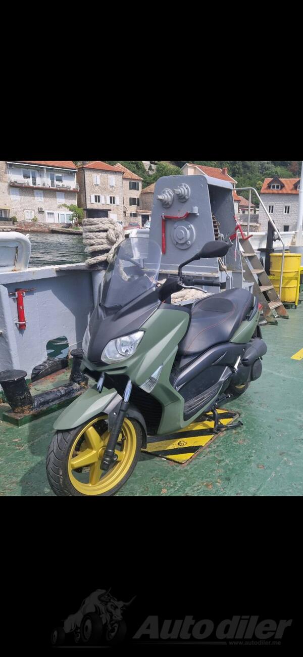 Yamaha - xmax
