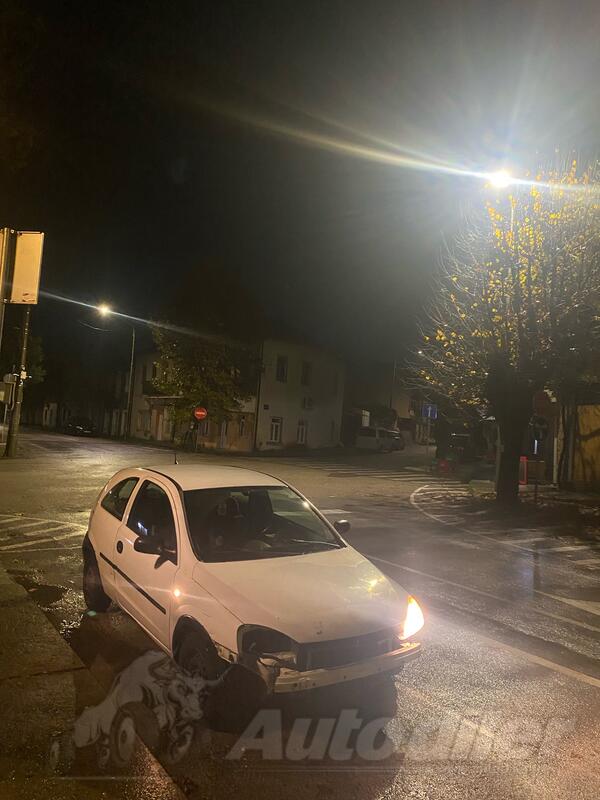 Opel - Corsa - 1.0