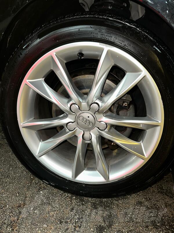 Fabričke rims and barum tires