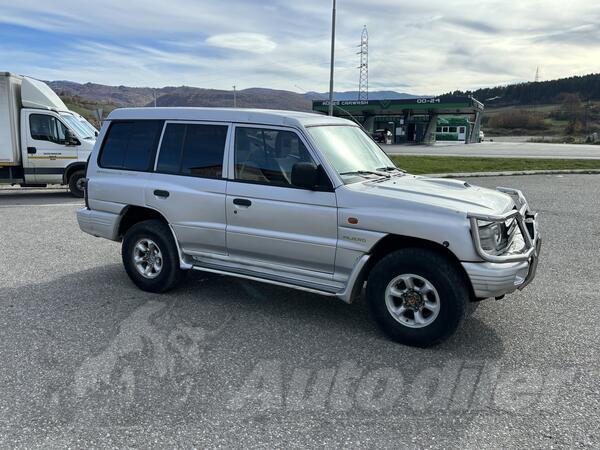 Mitsubishi - Pajero - 2.5