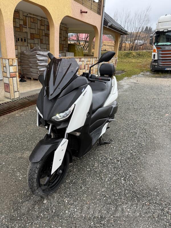 Yamaha - x-max