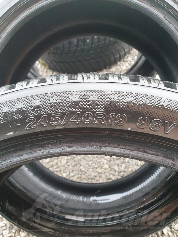 Lassa - 245/40 R19 - Winter tire